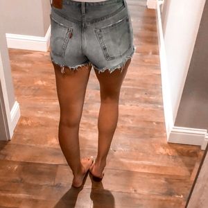 Levi 501 shorts - size 26